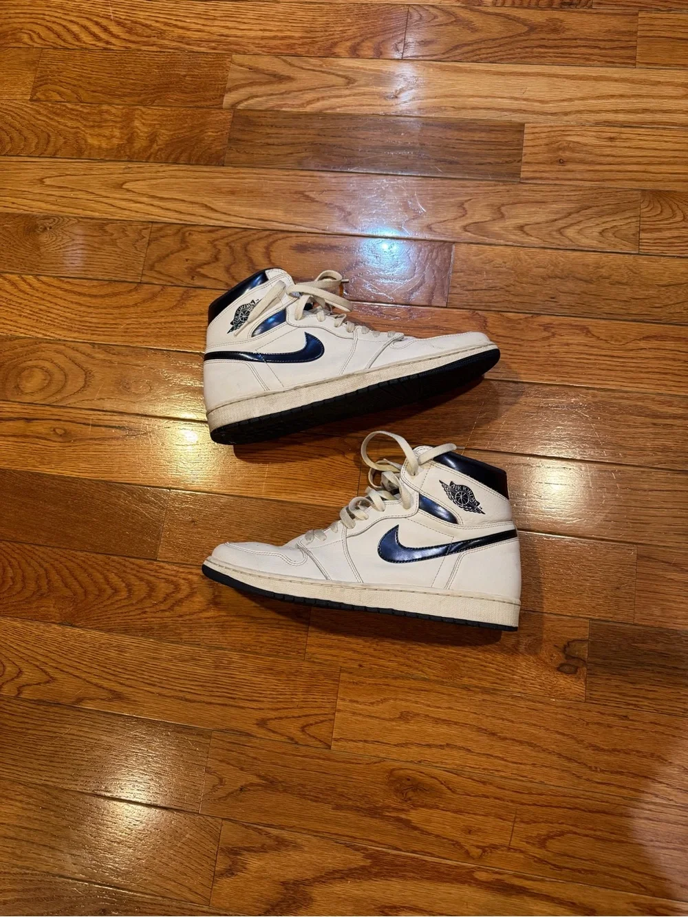 Air Jordan 1 Mid Metallic Navy White Patent Leather Sneakers Size 13